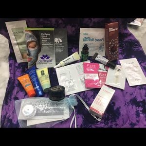 Anti-aging sample skincare starter set